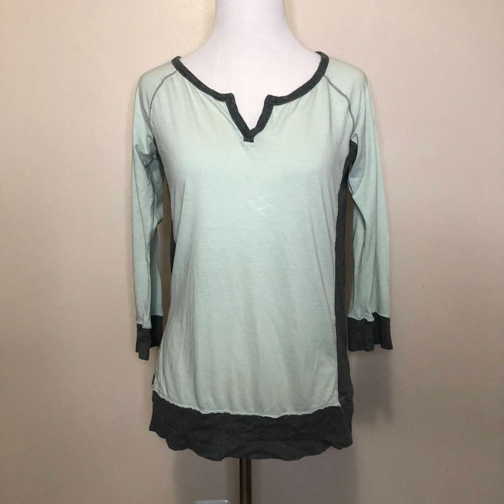 Vintage Express 3/4 Sleeve Light Green & Grey Top (M)